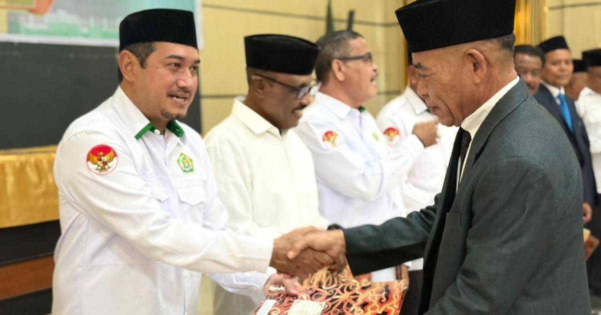 Kepala Kemenag Pulau Morotai Hadiri Penandatanganan Perkin dan Penyerahan POK di Kanwil Maluku Utara
